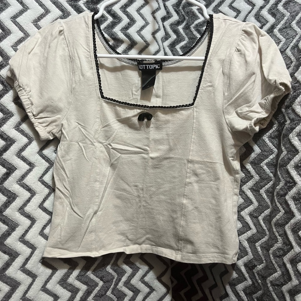 Hot Topic Cream Puff Sleeve Square-Neck Top with Black Trim